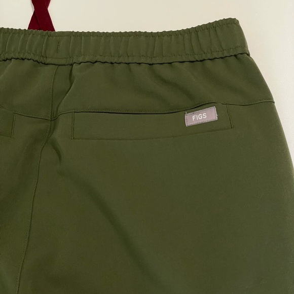 Figs Tansen Jogger Scrub Pants Limited Edition Dark Olive Small Short - Picture 9 of 13
